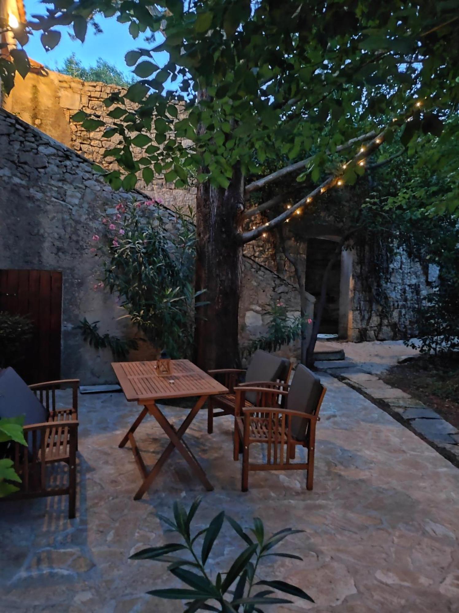 Jankovich Castle Apartment Benkovac Ngoại thất bức ảnh